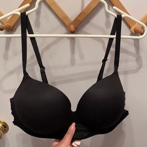 Black 38D VS Bra with no Underwire